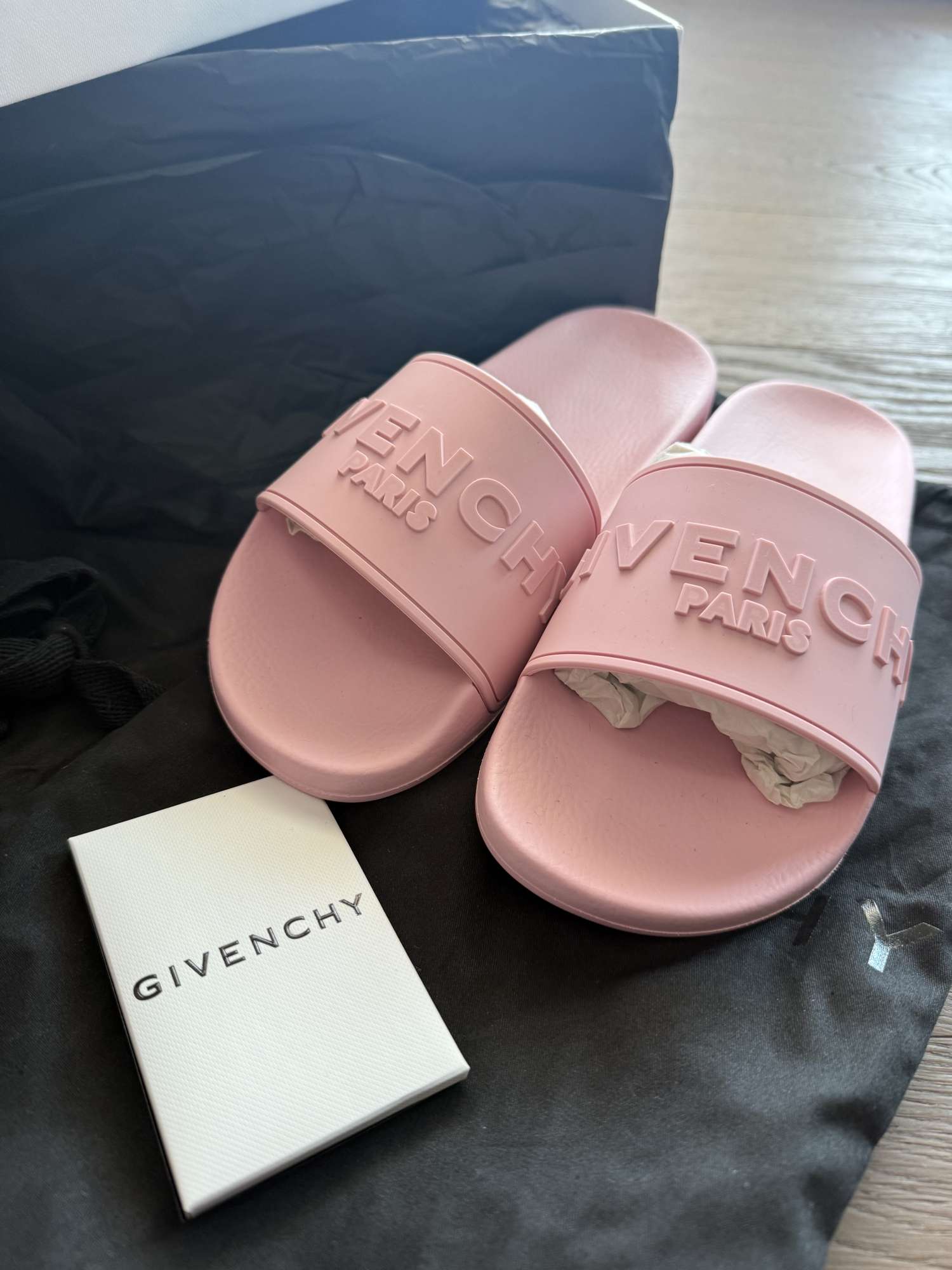 Givenchy pantofle