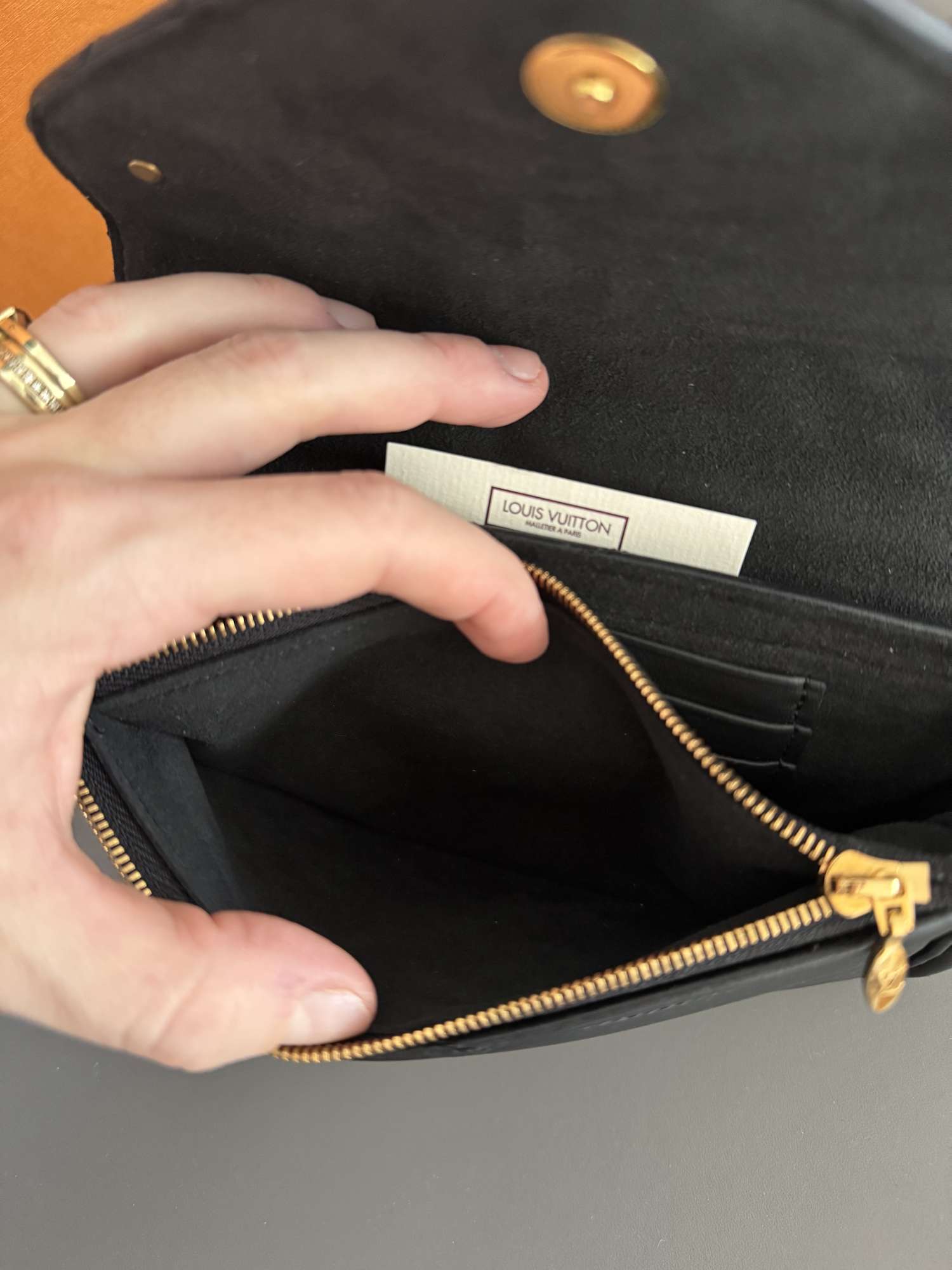 Louis Vuitton kabelka New wave leather crossbody bag