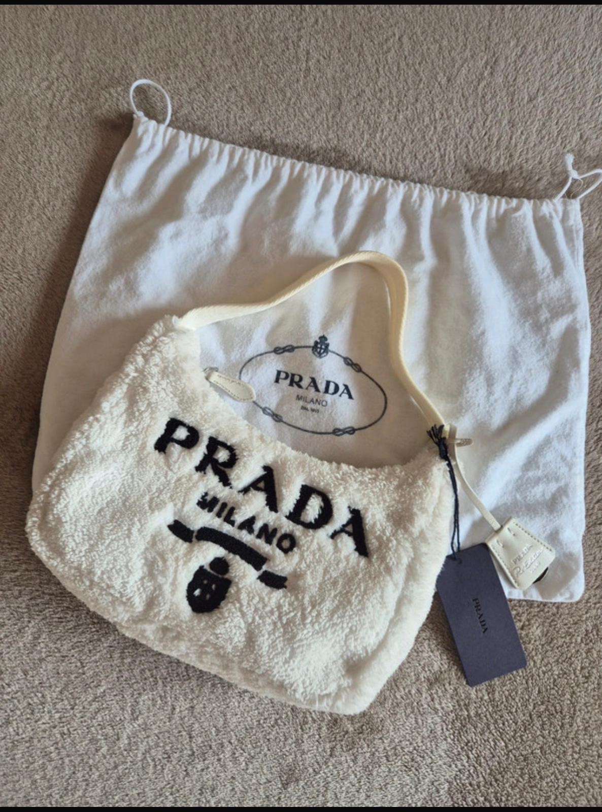 Prada kabelka