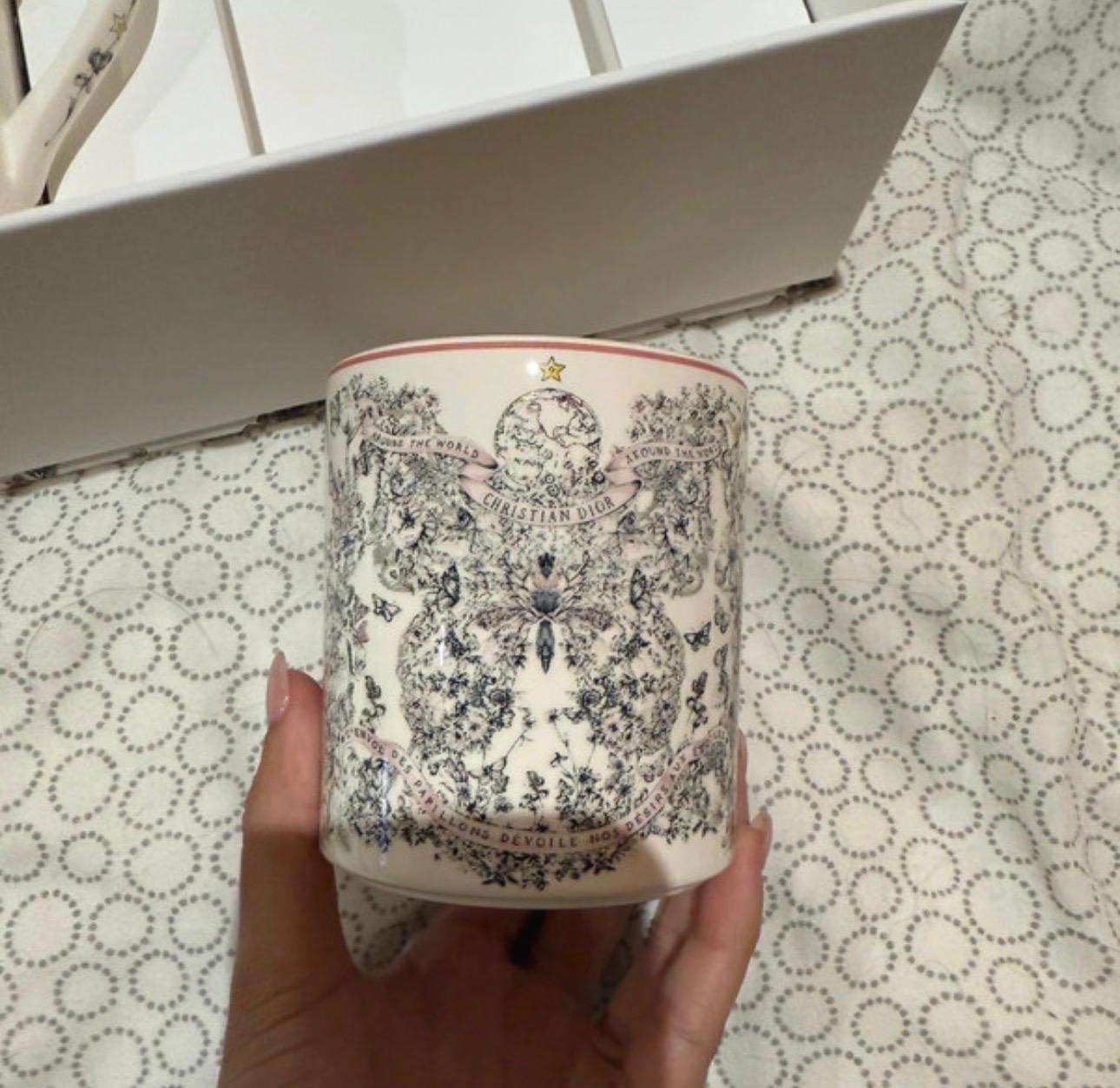 Dior hrnčeky