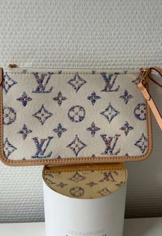 https://www.vipluxury.sk/Louis Vuitton clutch
