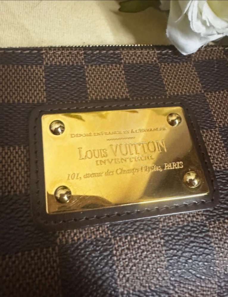 Louis Vuitton eva