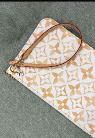 https://www.vipluxury.sk/Louis Vuitton clutch