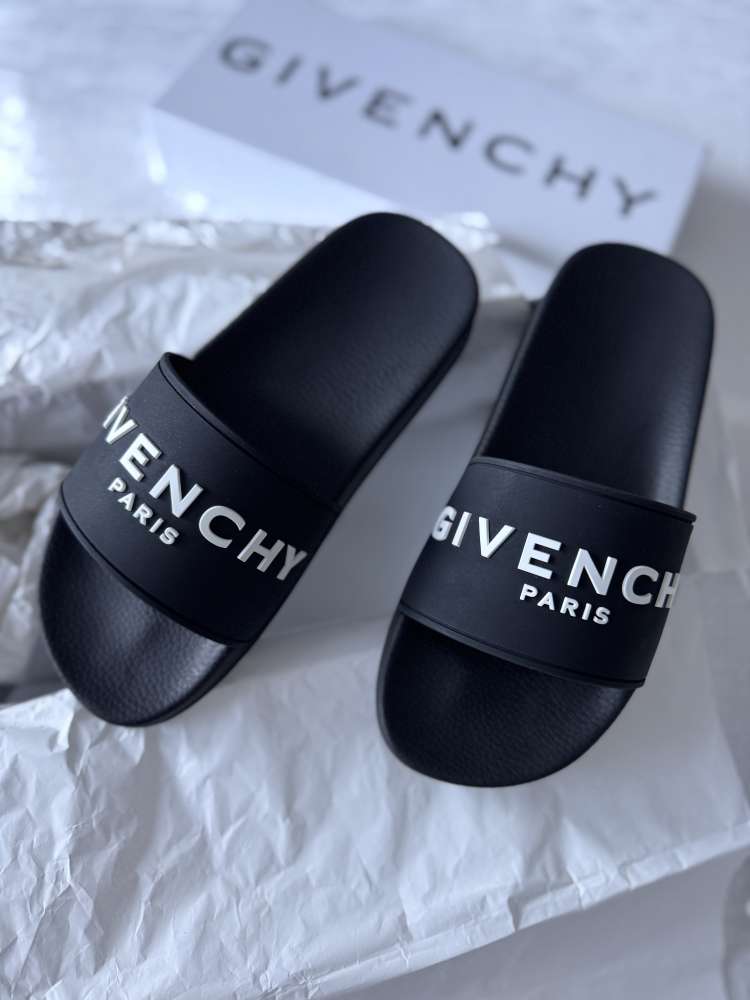 Givenchy šľapky