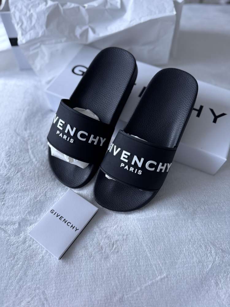 Givenchy šľapky