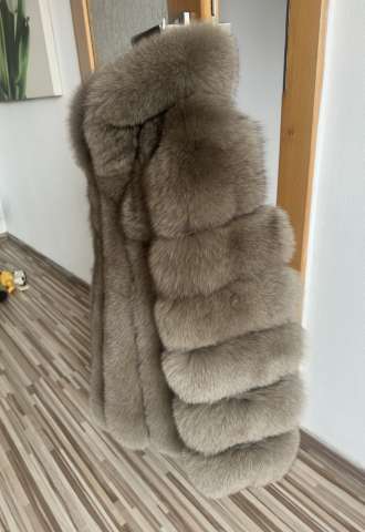 https://www.vipluxury.sk/Kožuch z líšky