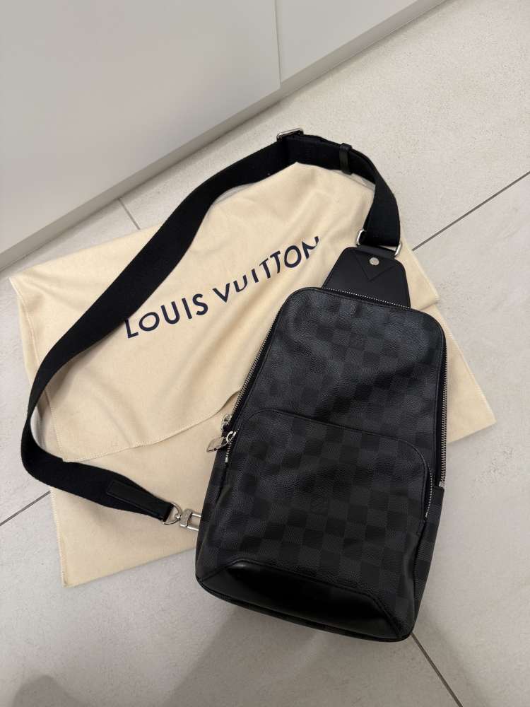 LV Avenue Sling bag