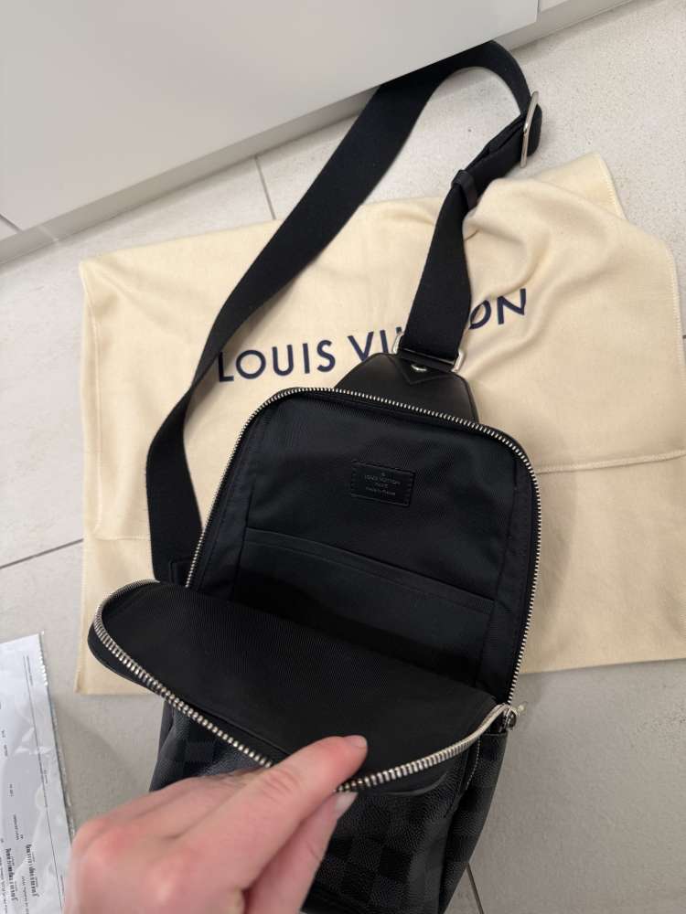 LV Avenue Sling bag