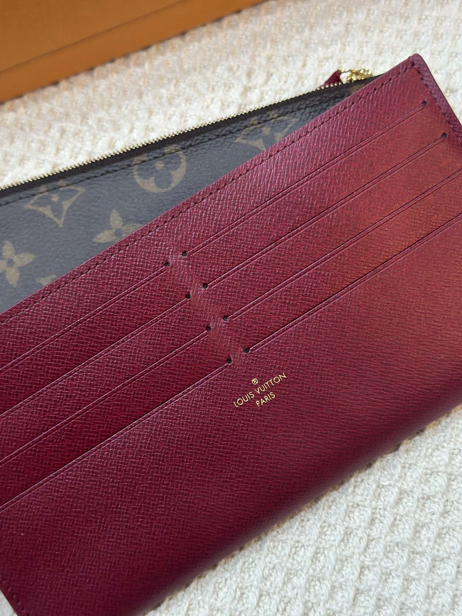 LV Card holder & pochette