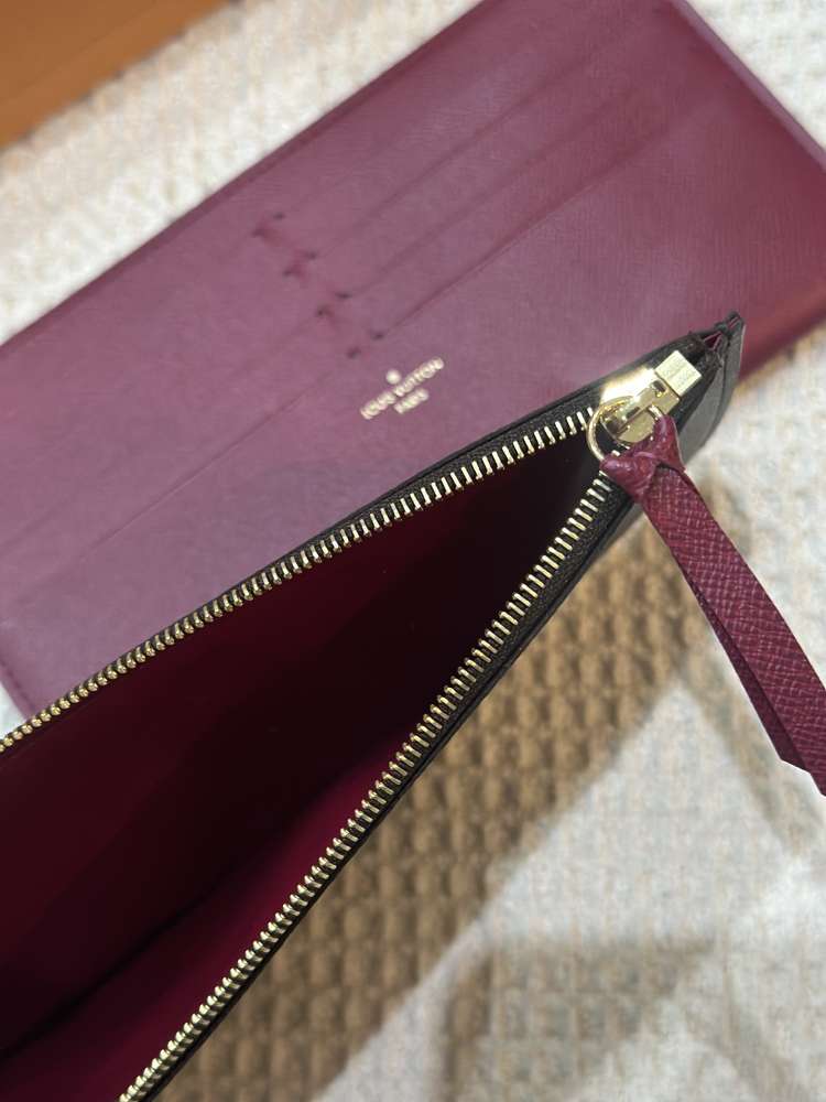 LV Card holder & pochette
