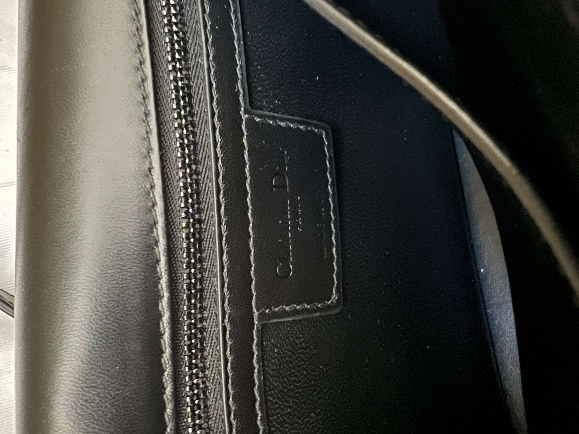 Dior Caro stredne čierna