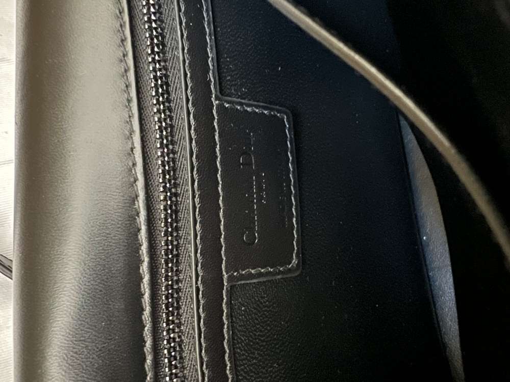 Dior Caro stredne čierna