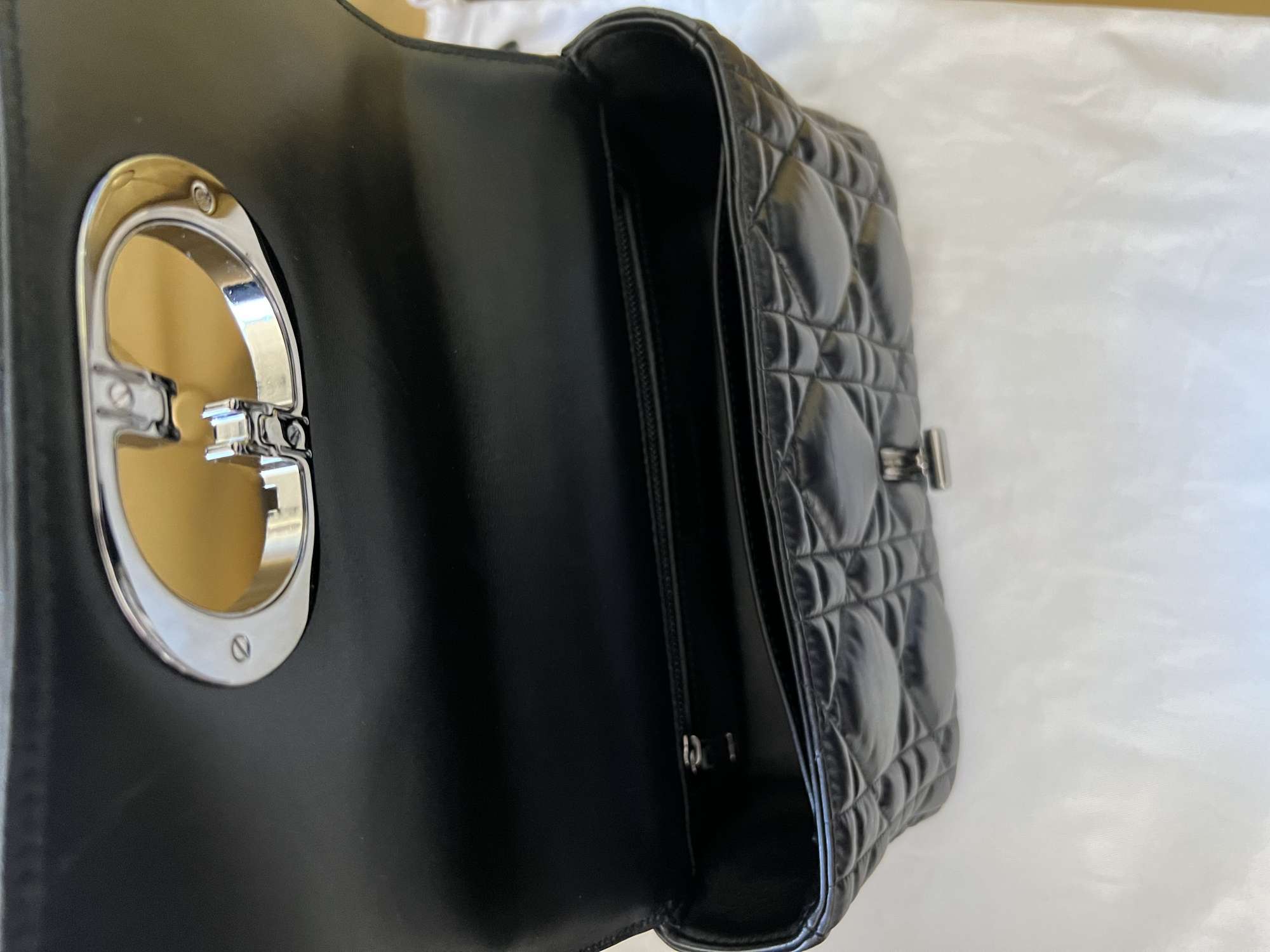 Dior Caro stredne čierna