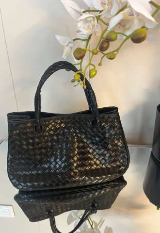 https://www.vipluxury.sk/Bottega Veneta kabelka