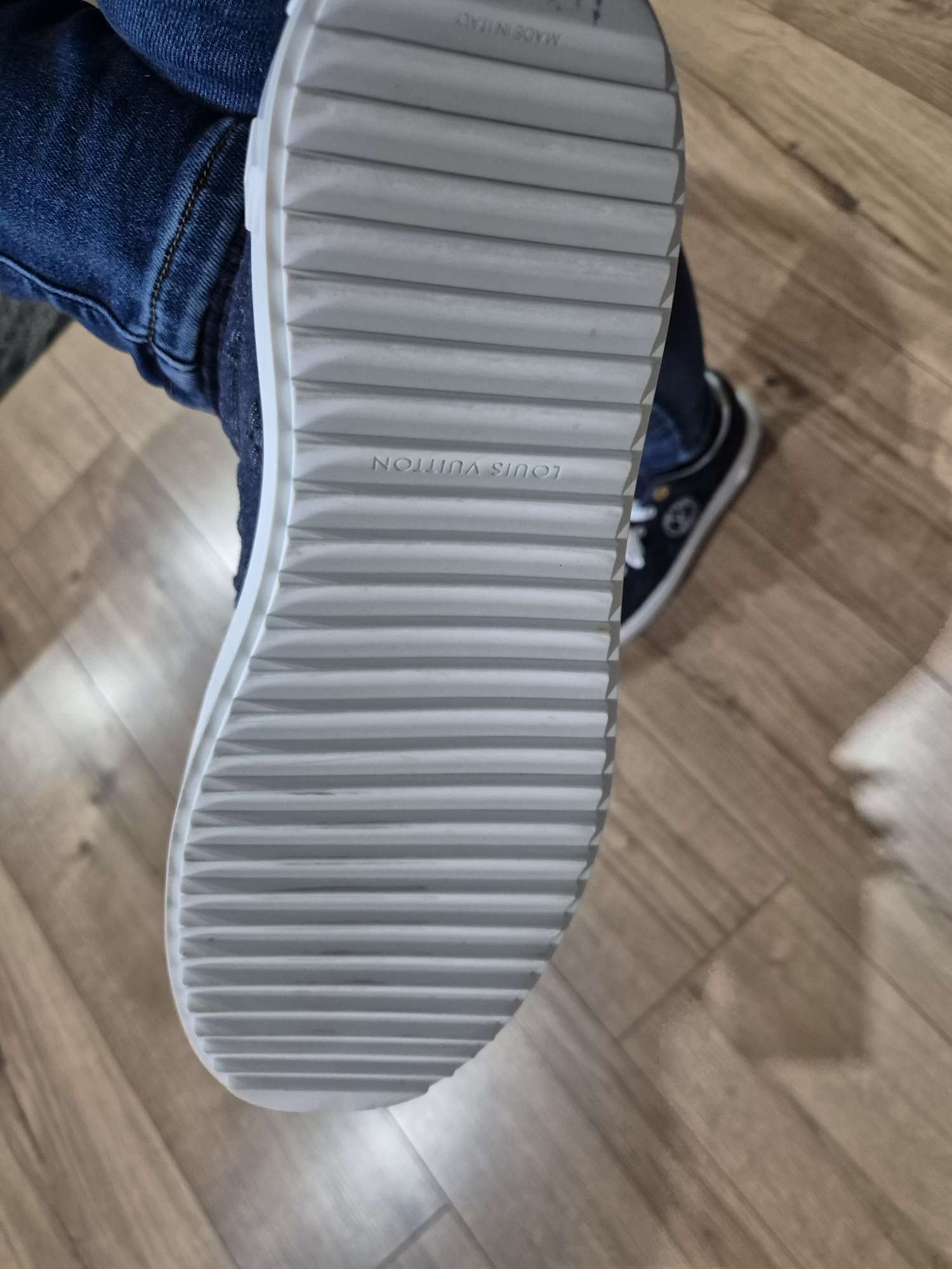 Nové Louis Vuitton Time out Jeans 40