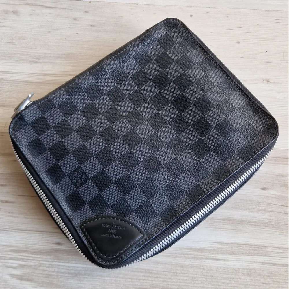 Louis Vuitton Pochette