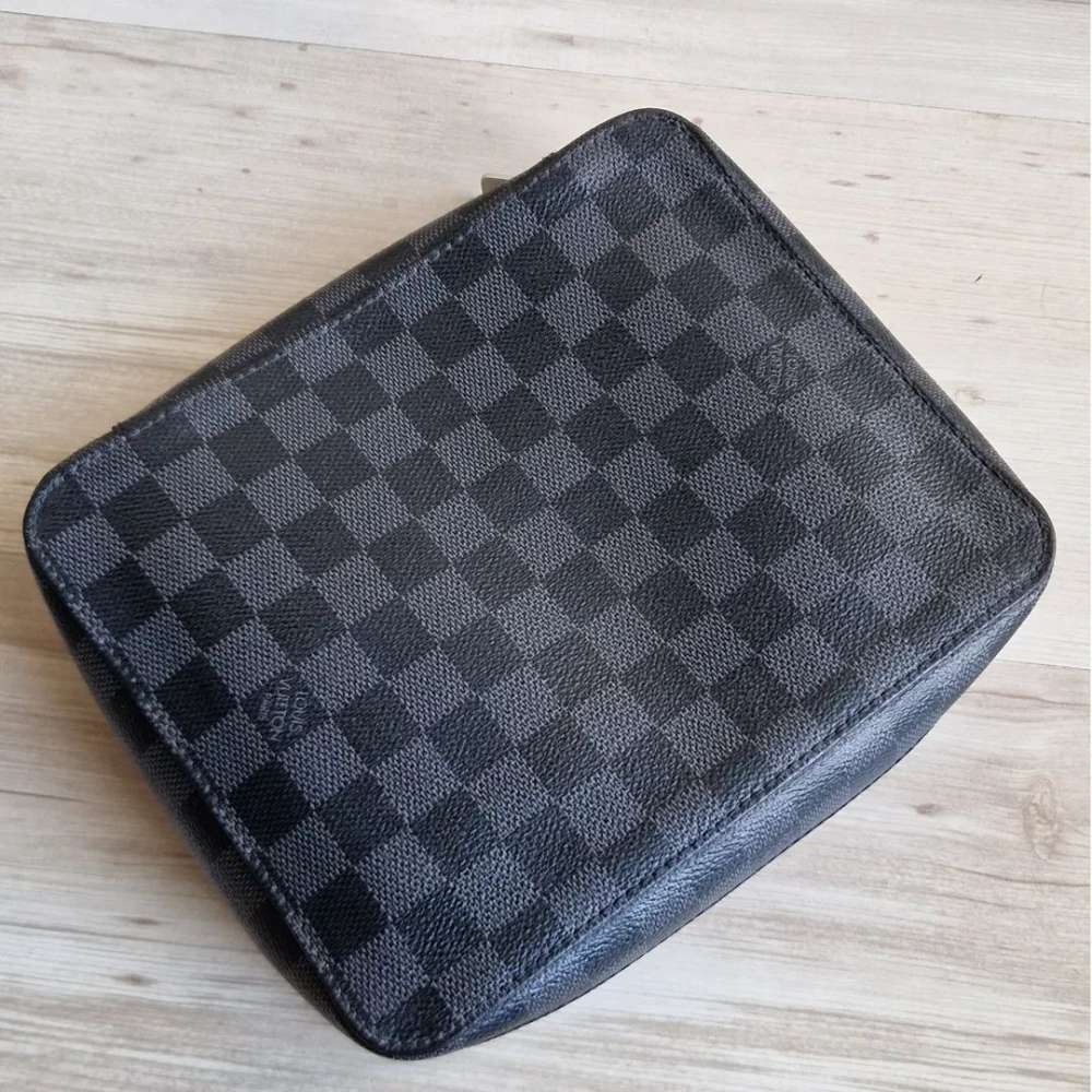 Louis Vuitton Pochette