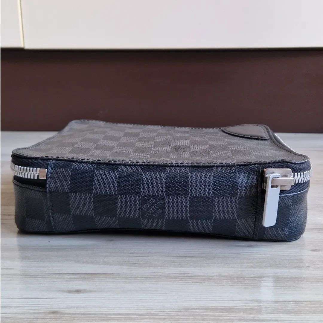 Louis Vuitton Pochette