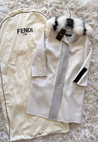 https://www.vipluxury.sk/Fendi kašmírový kabát