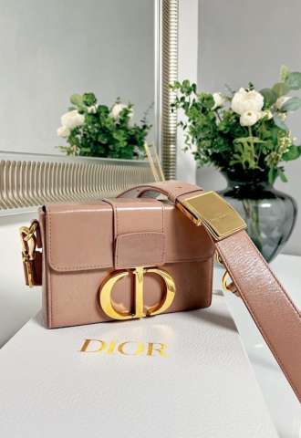 https://www.vipluxury.sk/Dior crossbody kabelka