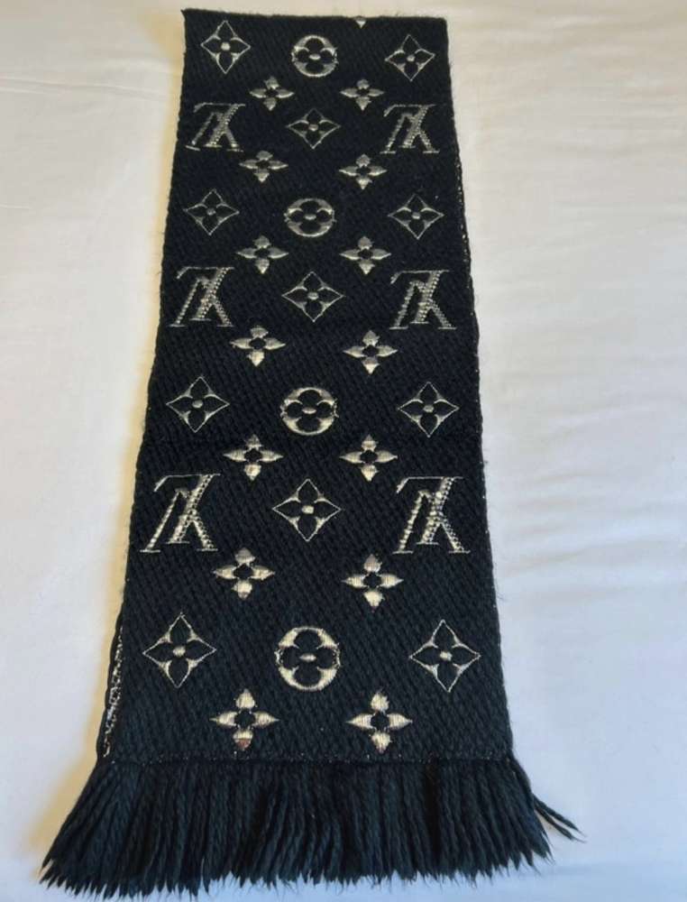 Louis Vuitton šál