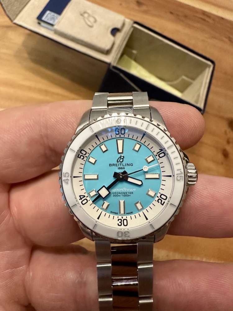 Dámske hodinky Breitling Superocean Automatic 36