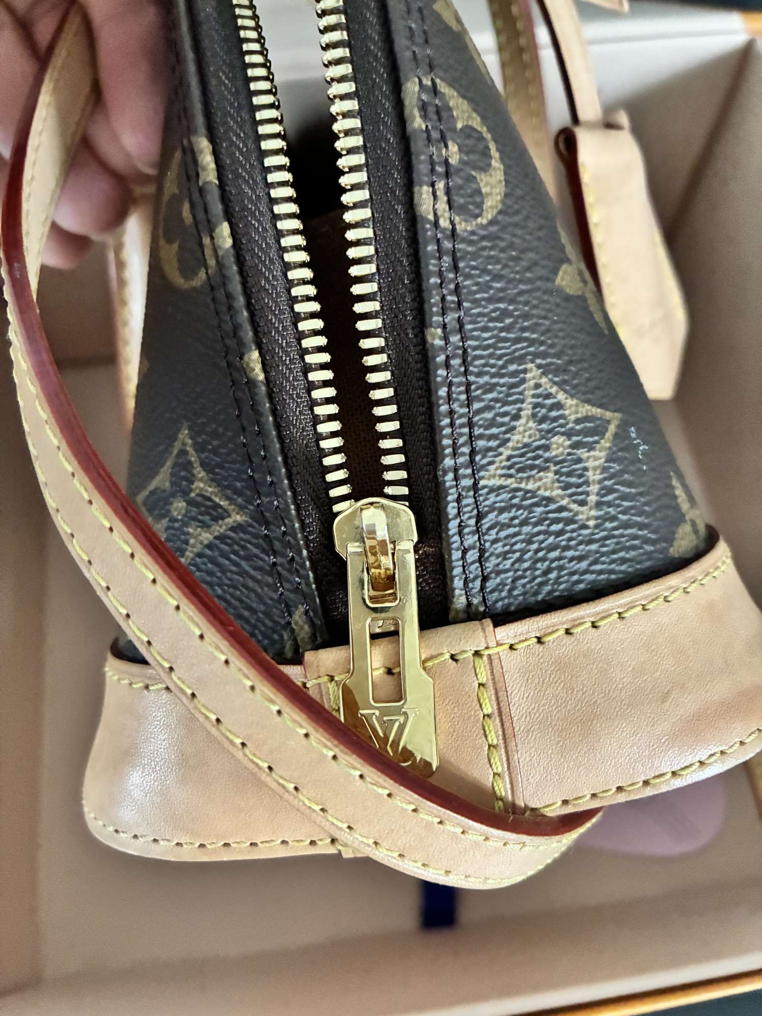 LV alma monogram