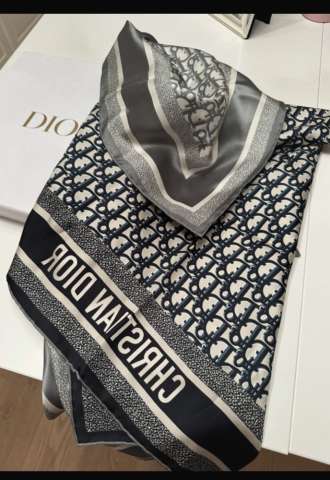 https://www.vipluxury.sk/Dior šatka