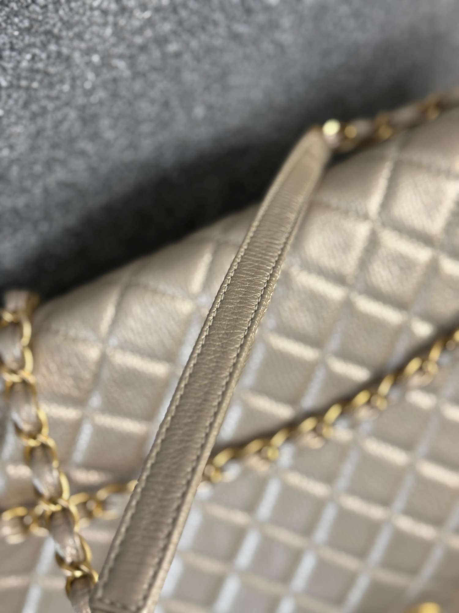 Chanel vintage XL Jumbo