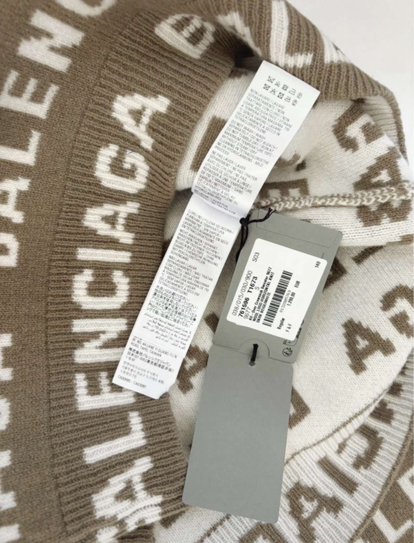 Balenciaga sveter