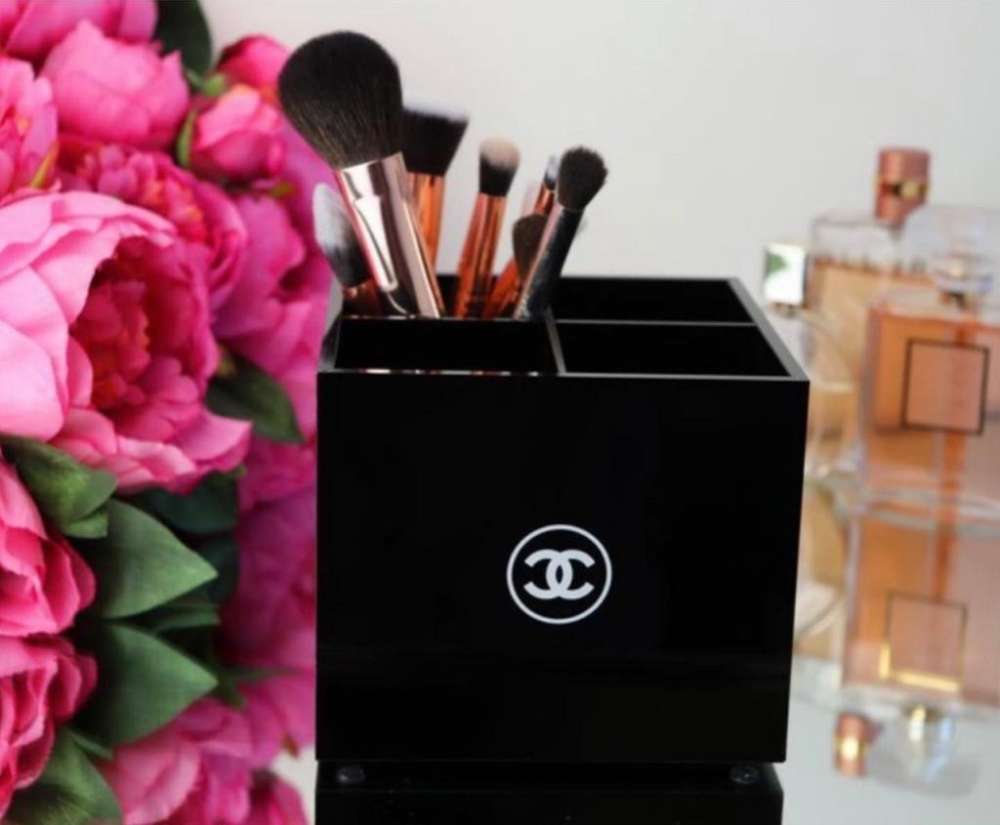 CHANEL BEAUTY DRŽIAK