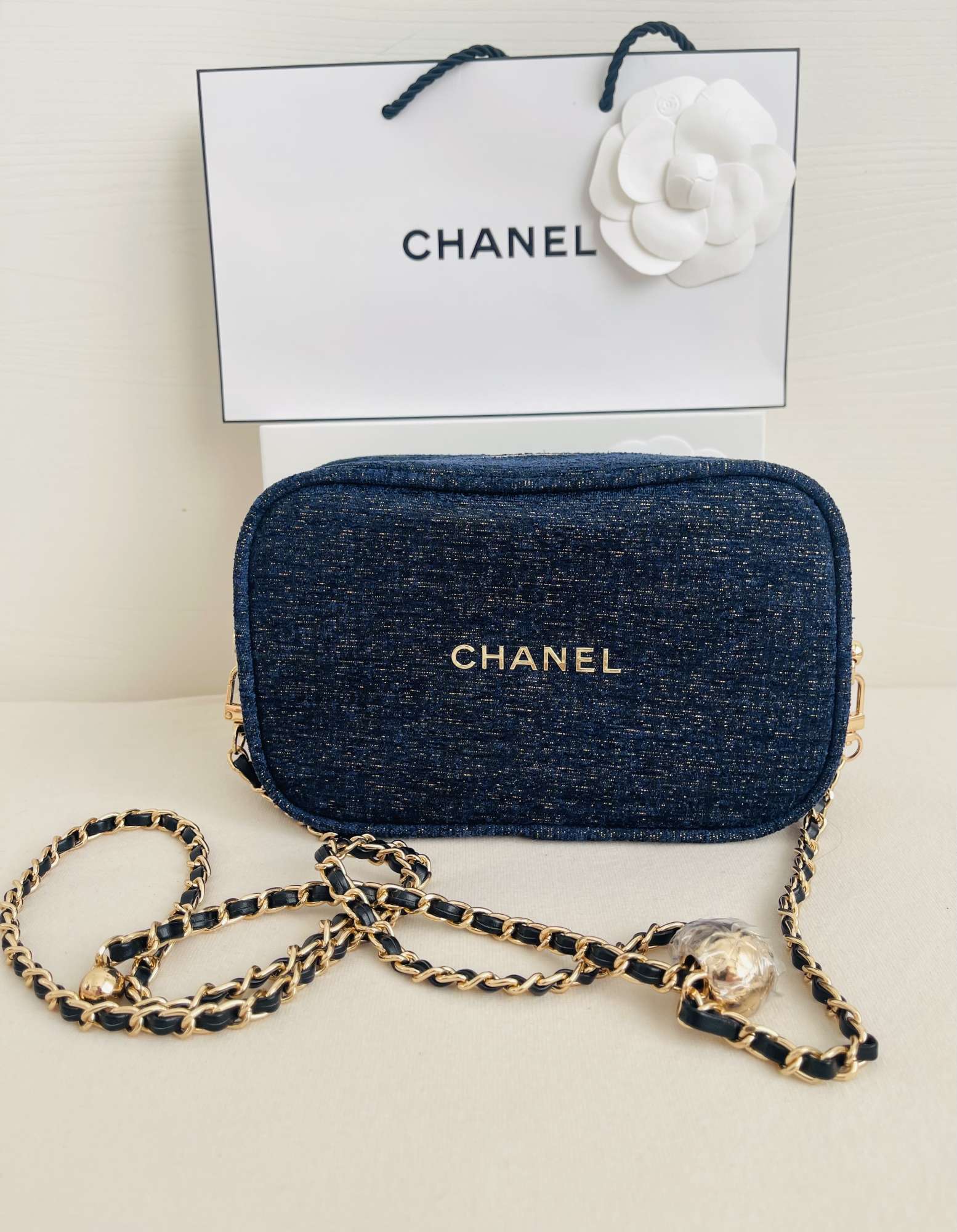 CHANEL BEAUTY KABELKA