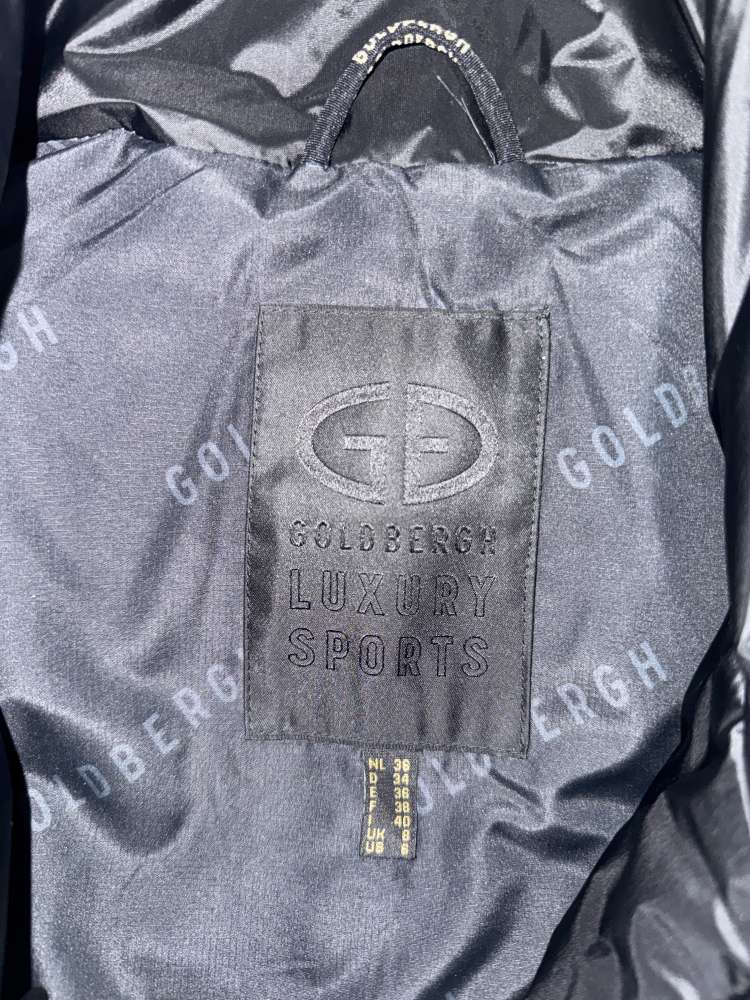 Goldbergh luxusny overal