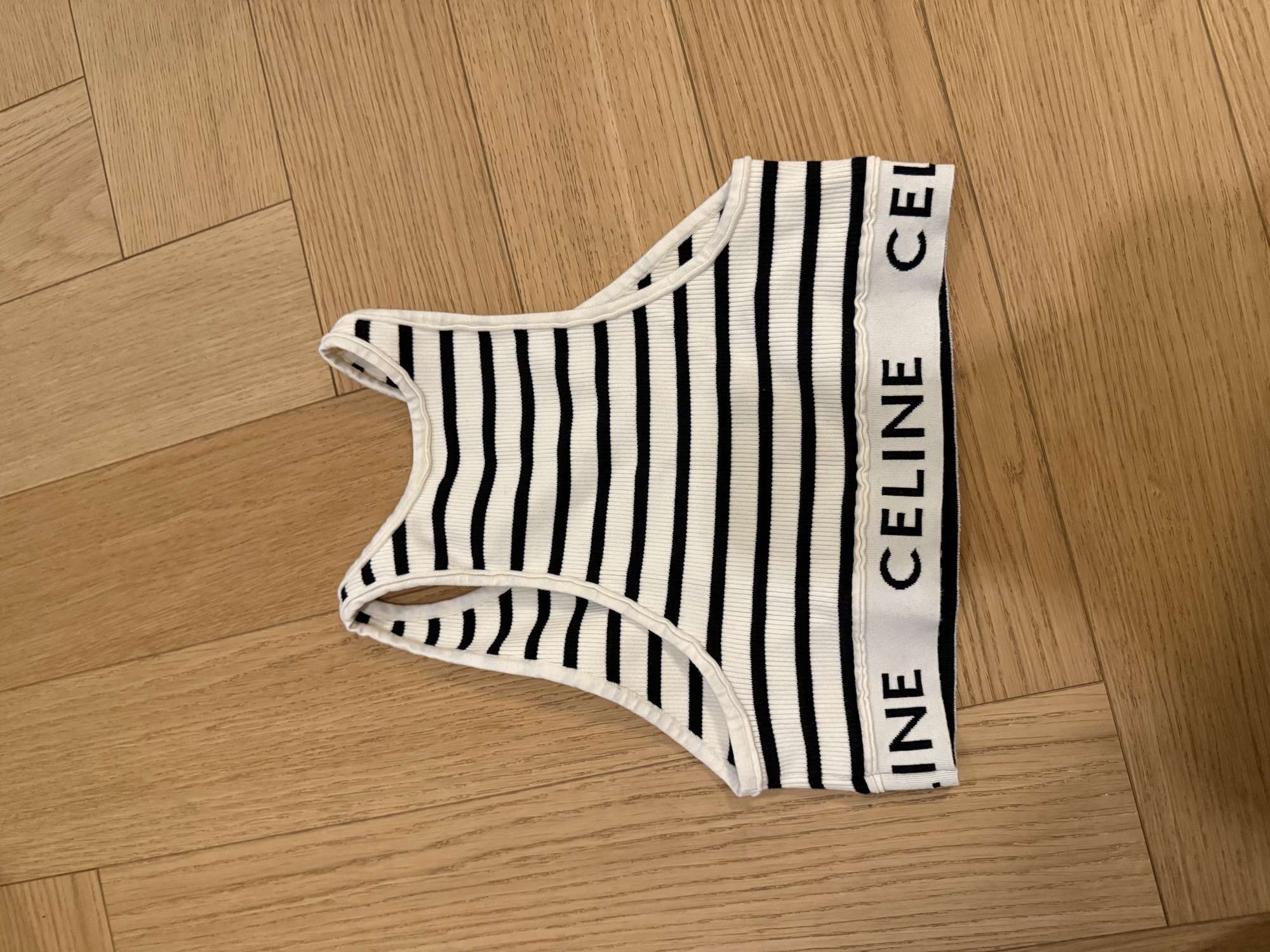 Celine crop vrch