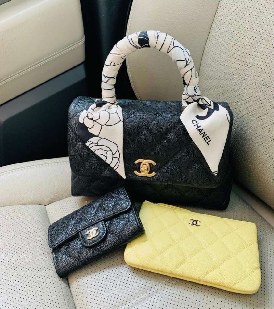 CHANEL KRÁSNA BANDANA