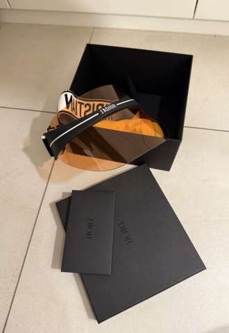 https://www.vipluxury.sk/Diorclub1 Visor Orange