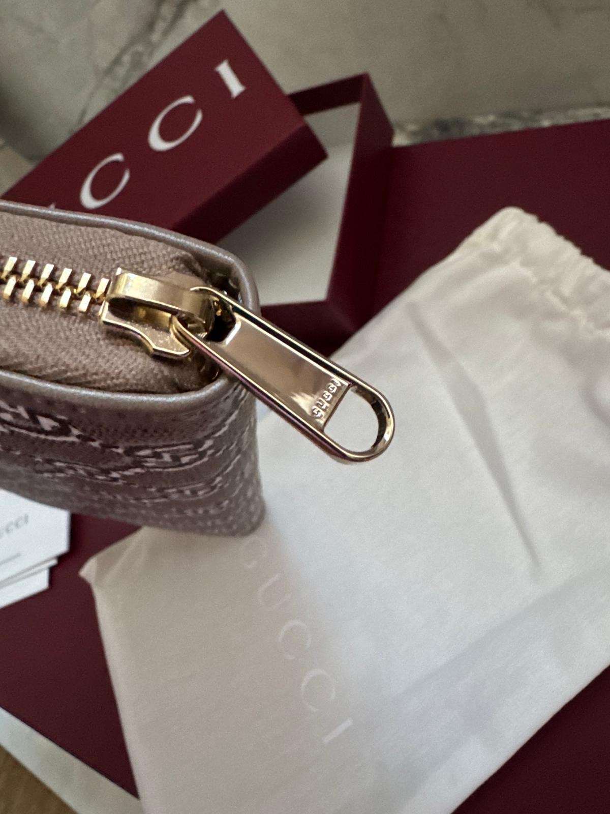 Gucci penazenka