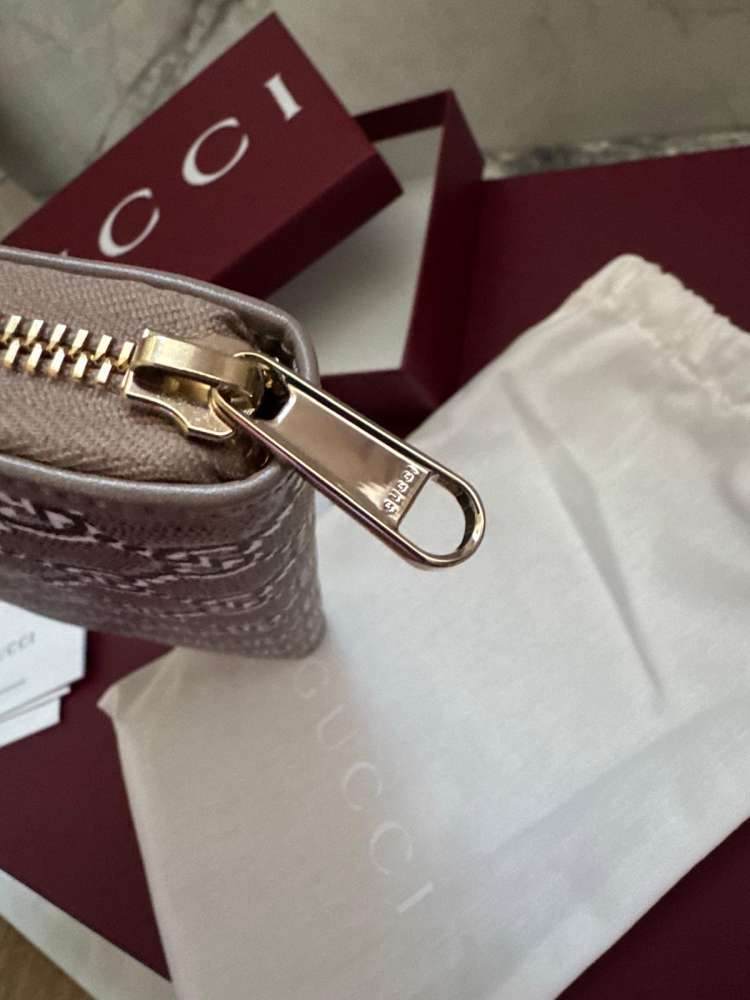 Gucci penazenka