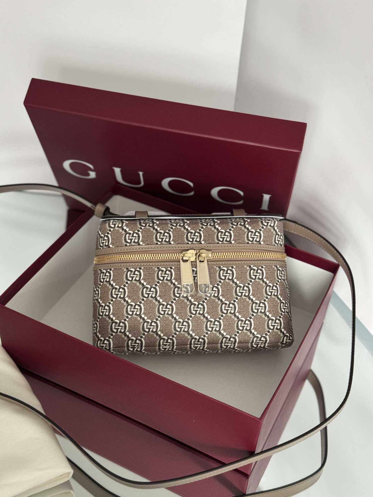 Gucci vanity bag