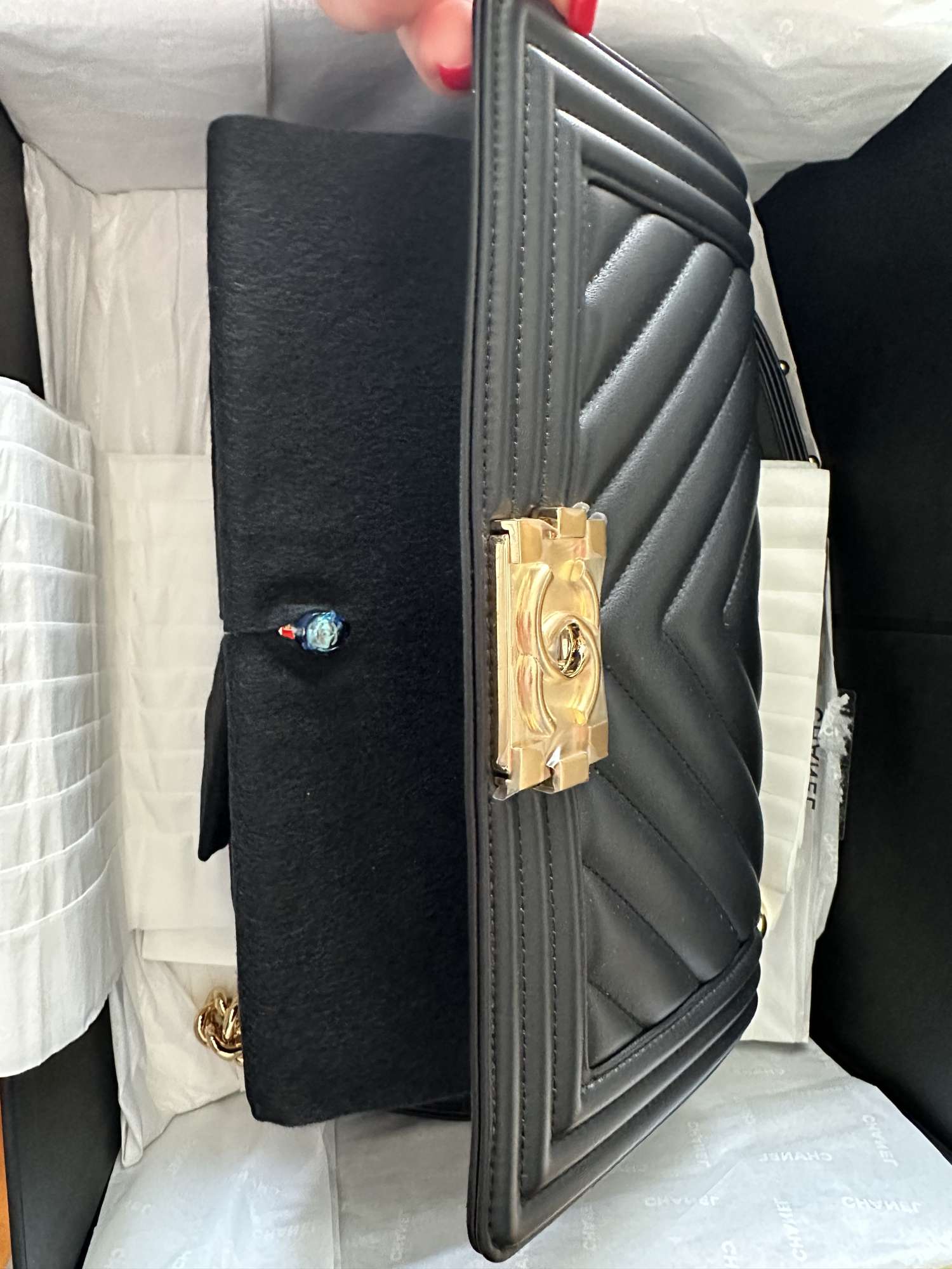 Chanel boy medium