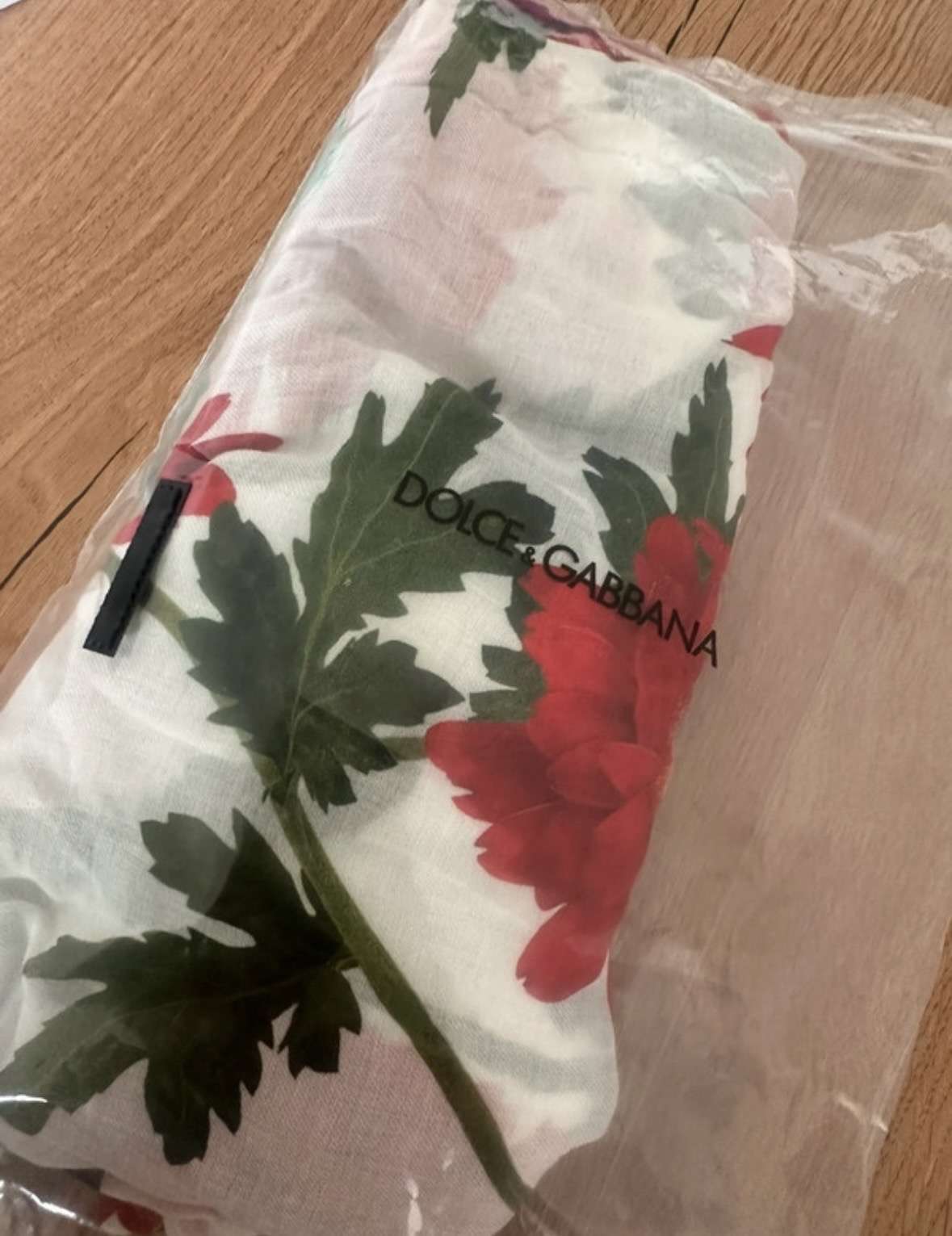 Zľava Dolce&Gabanna šál