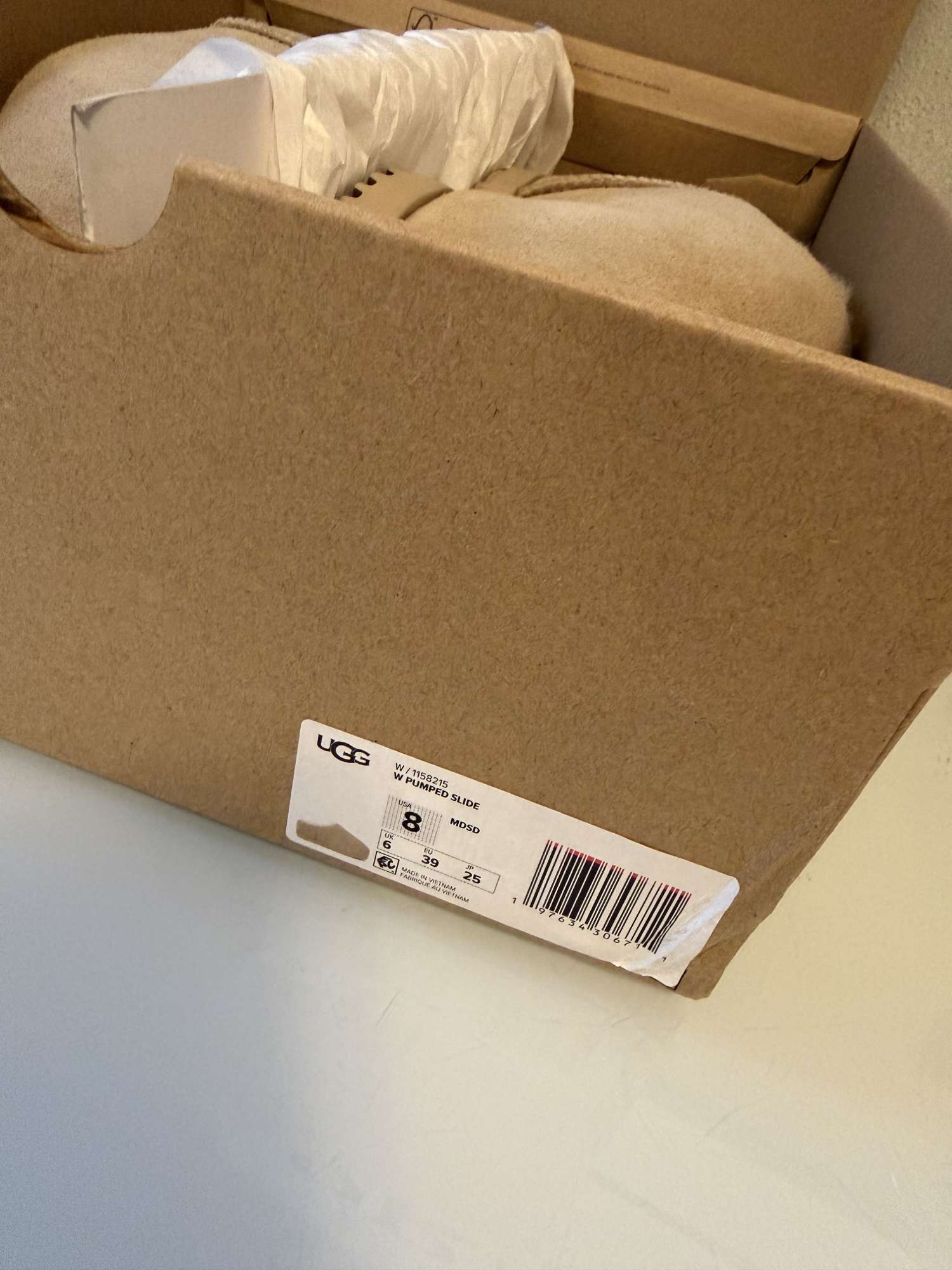 UGG Pumped Slides válenky 39