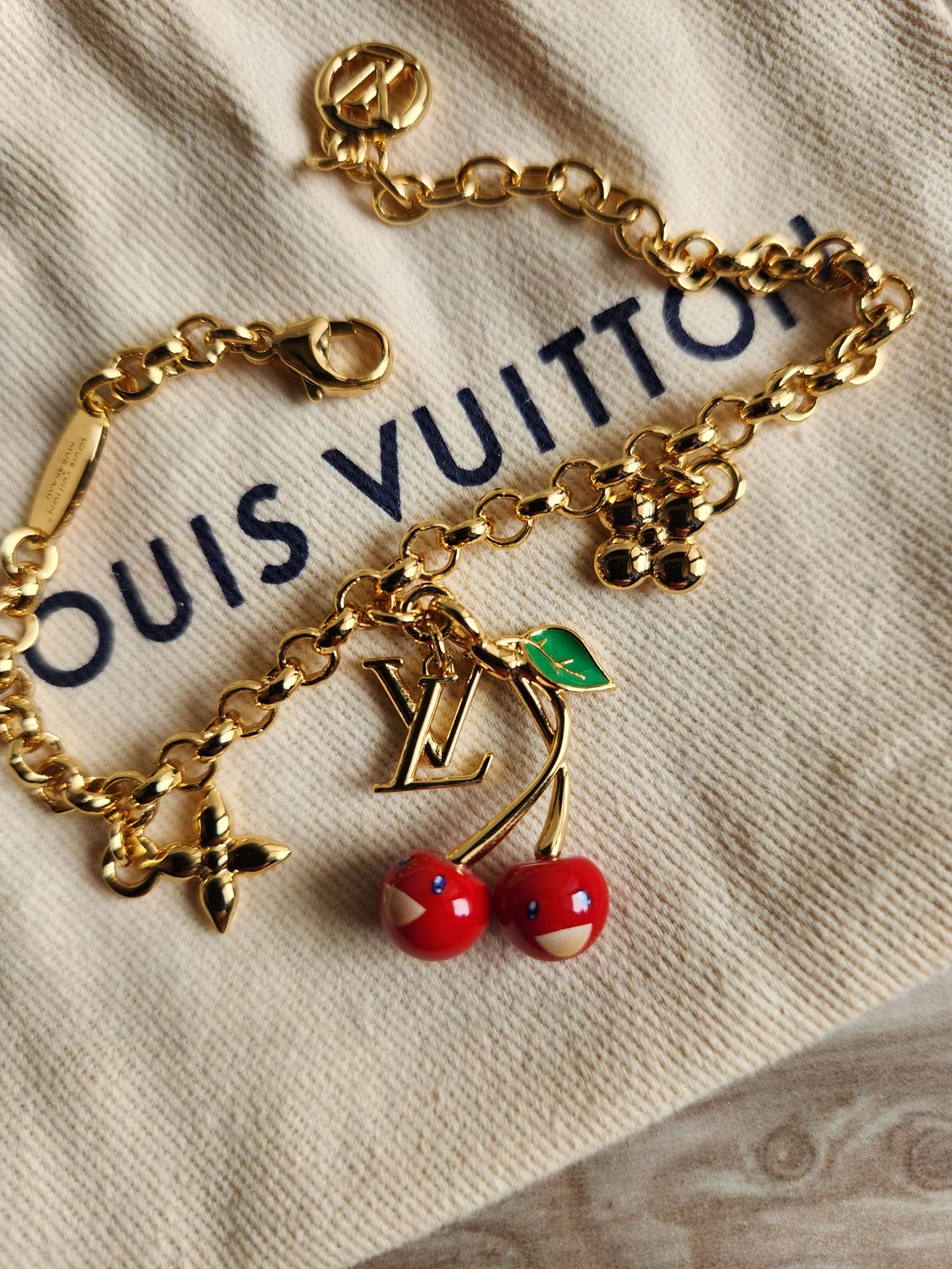 Louis Vuitton Naramek