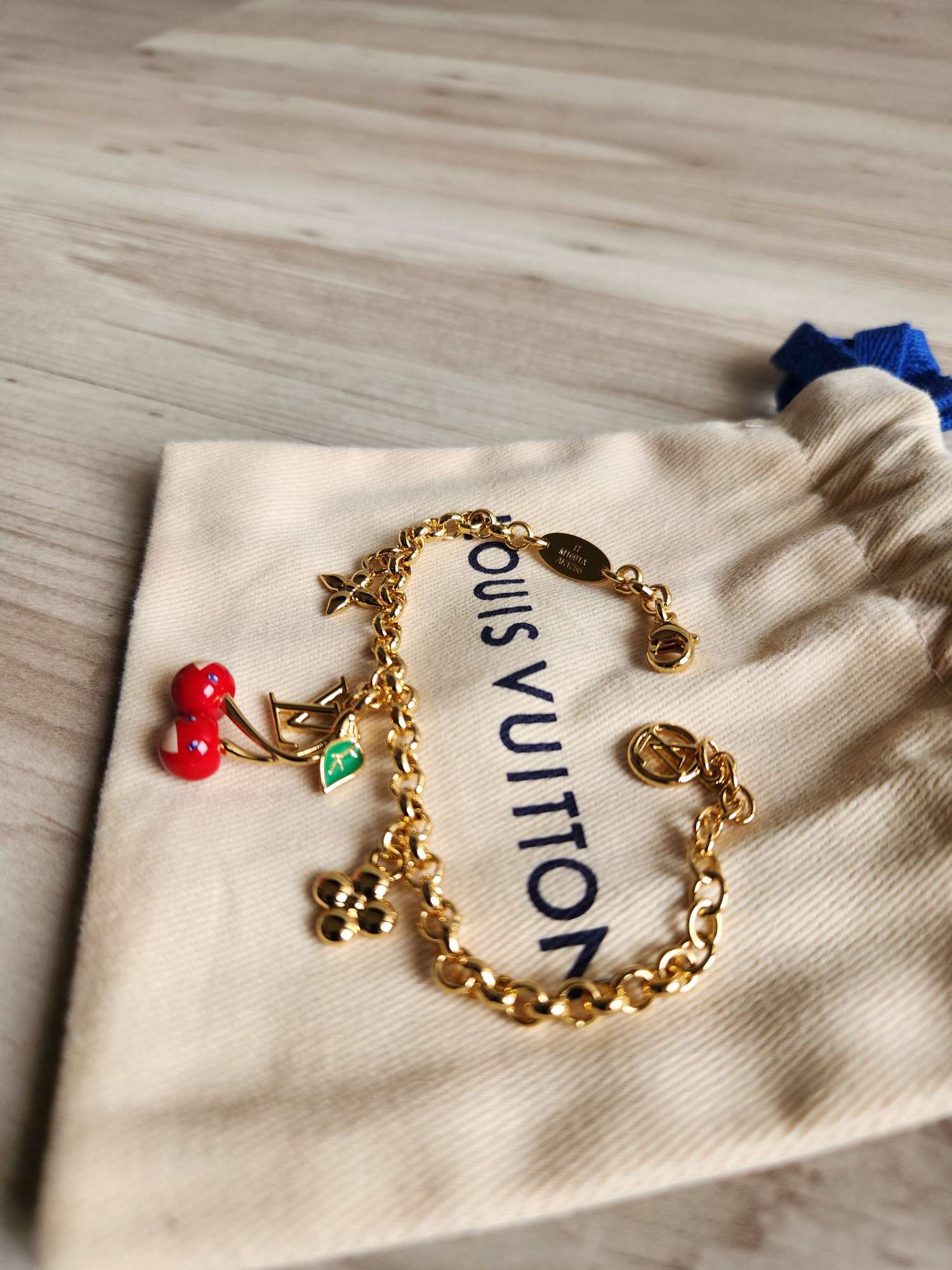 Louis Vuitton Naramek