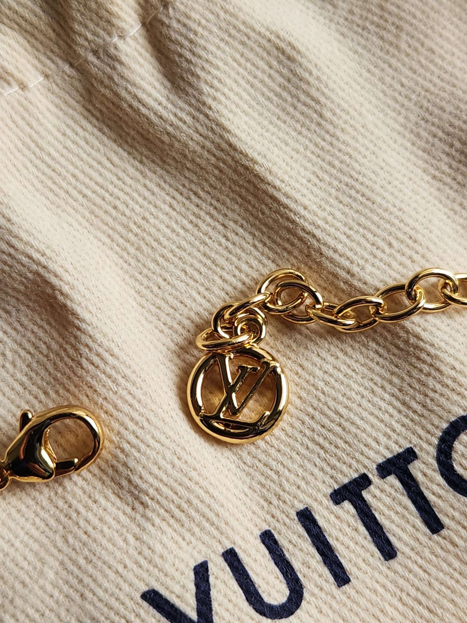 Louis Vuitton Naramek