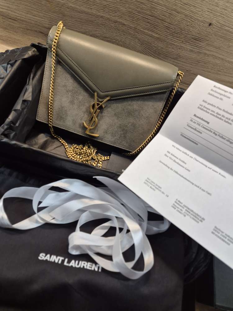 Nová YSL Cassandra Medium Suede Olive