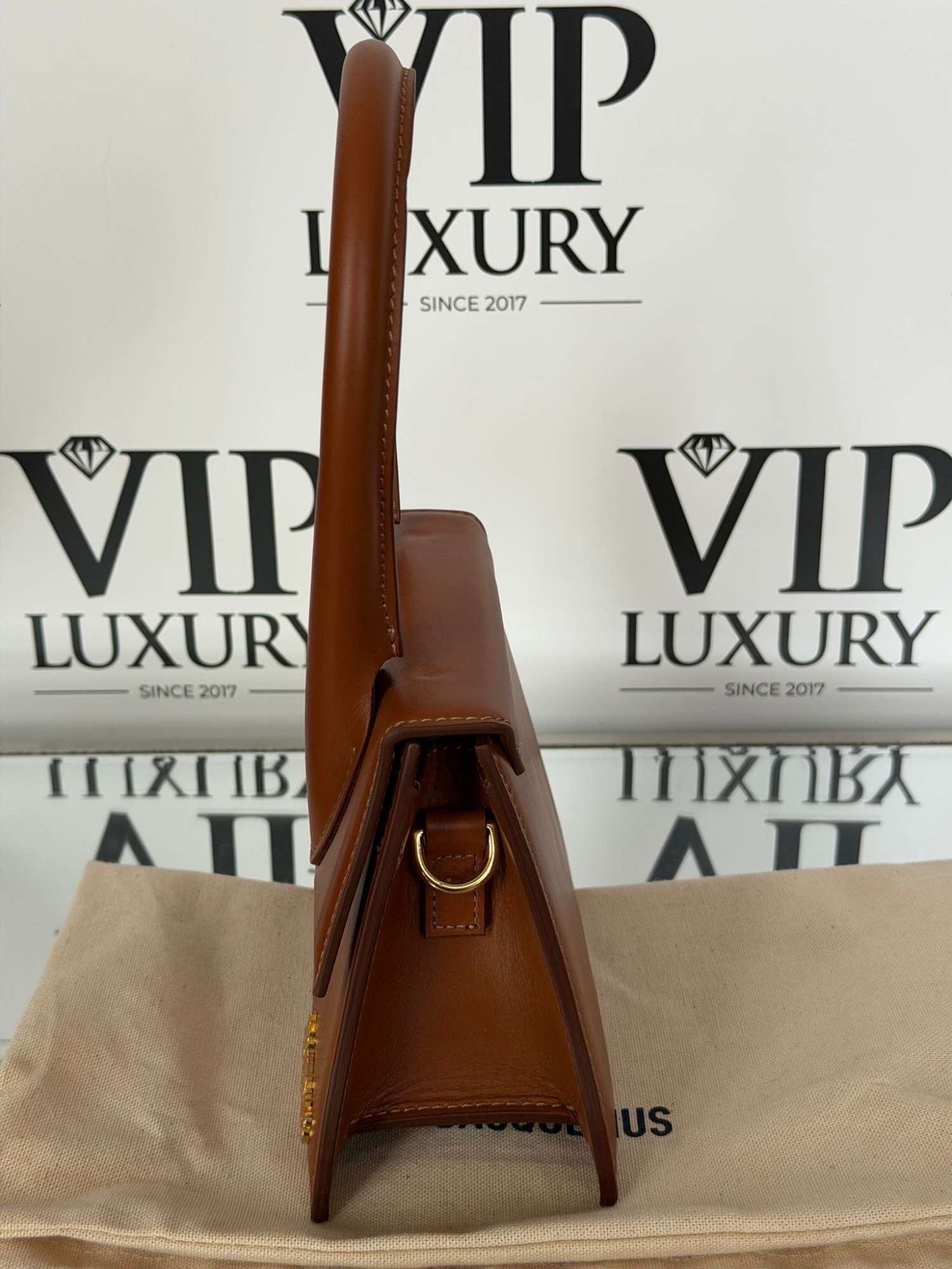 Jacquemus kabelka gold