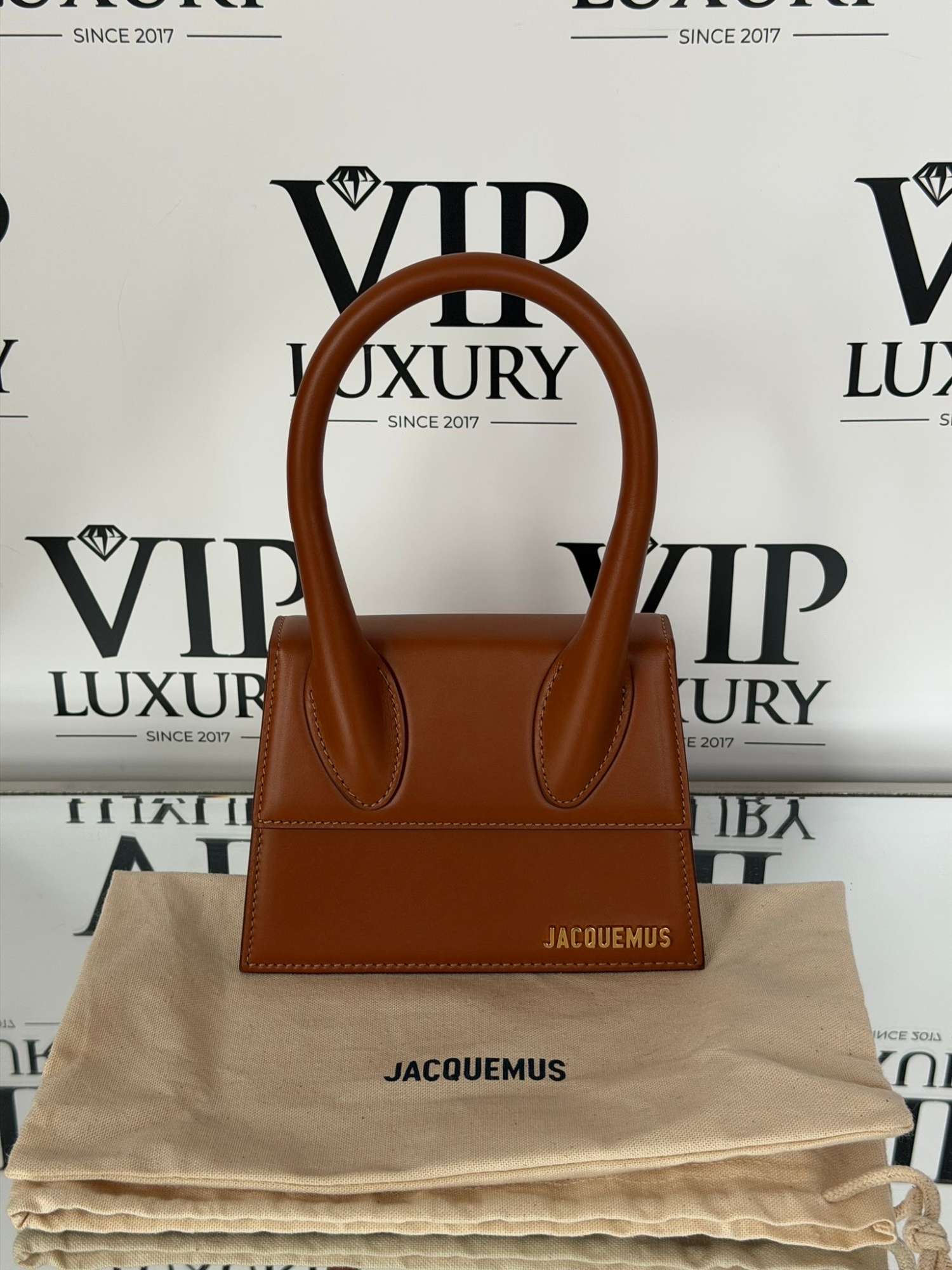 Jacquemus kabelka gold