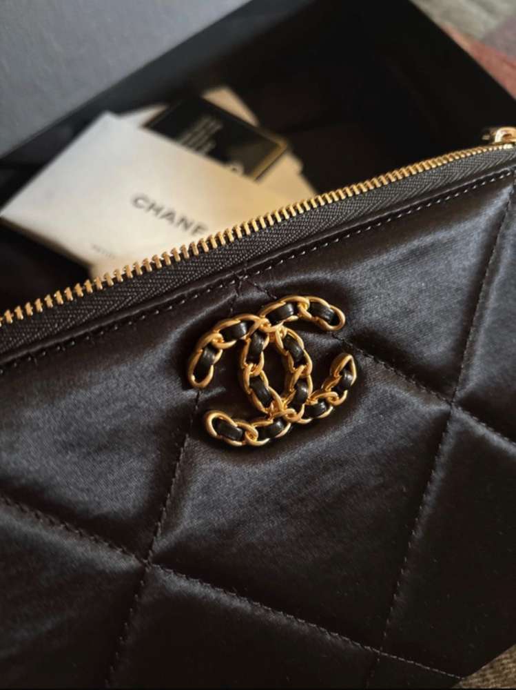 Chanel clutch