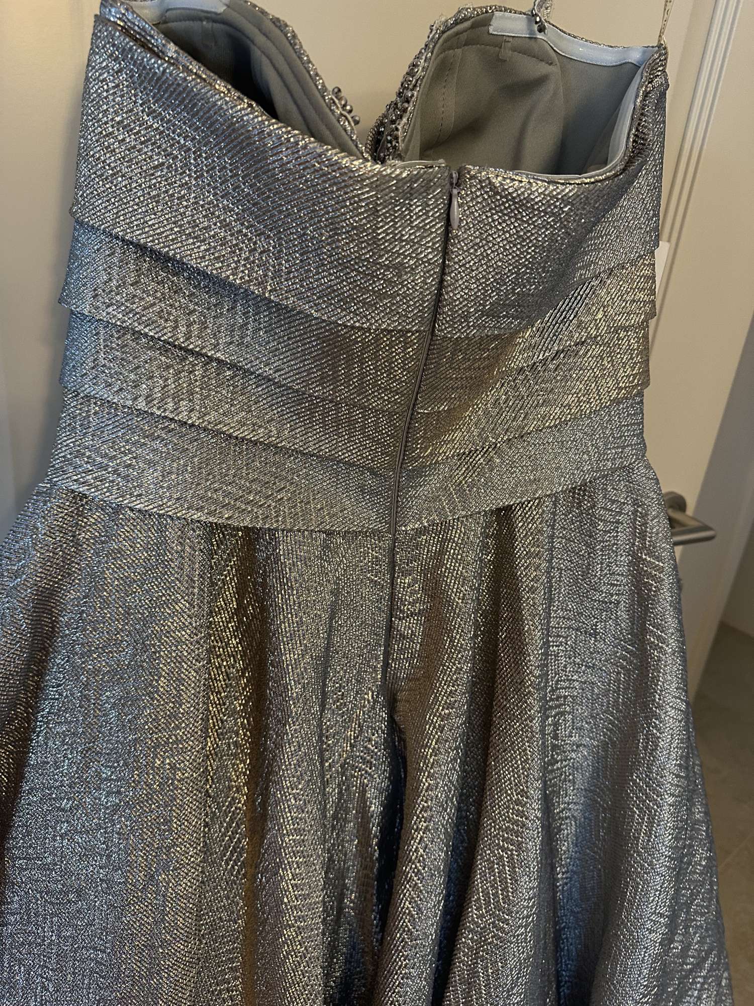 Trblietave plesove saty Paula Richi